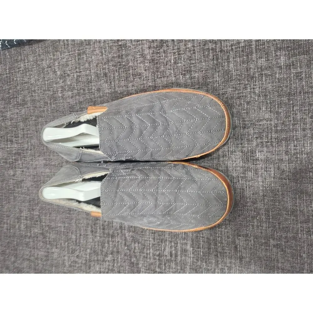 OluKai Hanohano Mens 10 Slippers Waxed Canvas Grey Wool Shearling Slip On 10527